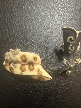 Vintage Western Hat and Boot Pin Set - Cream & Black